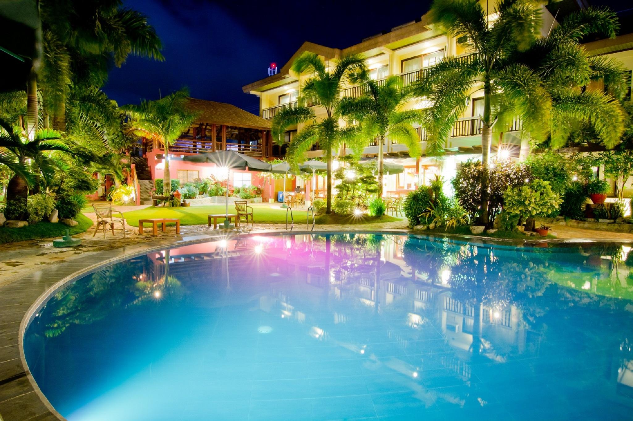 Resort Boracay Tropics 4*