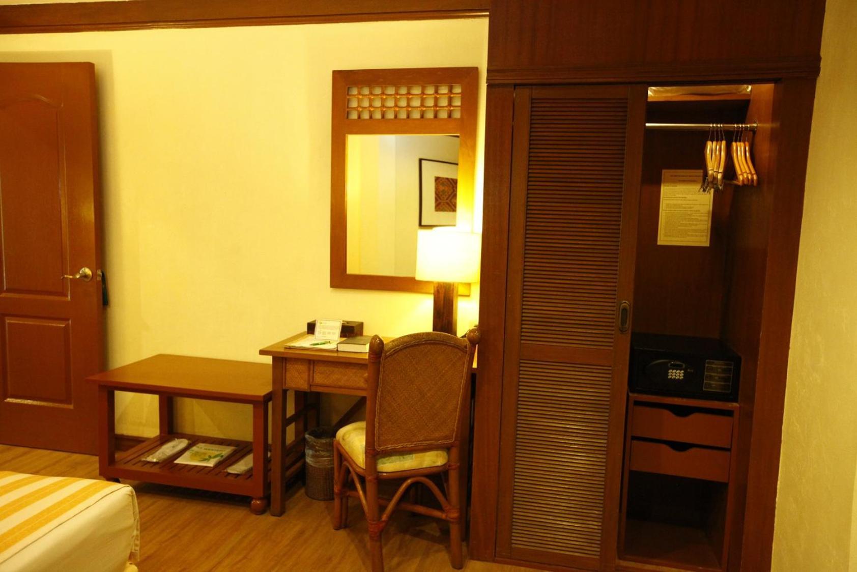 Boracay Tropics Resort