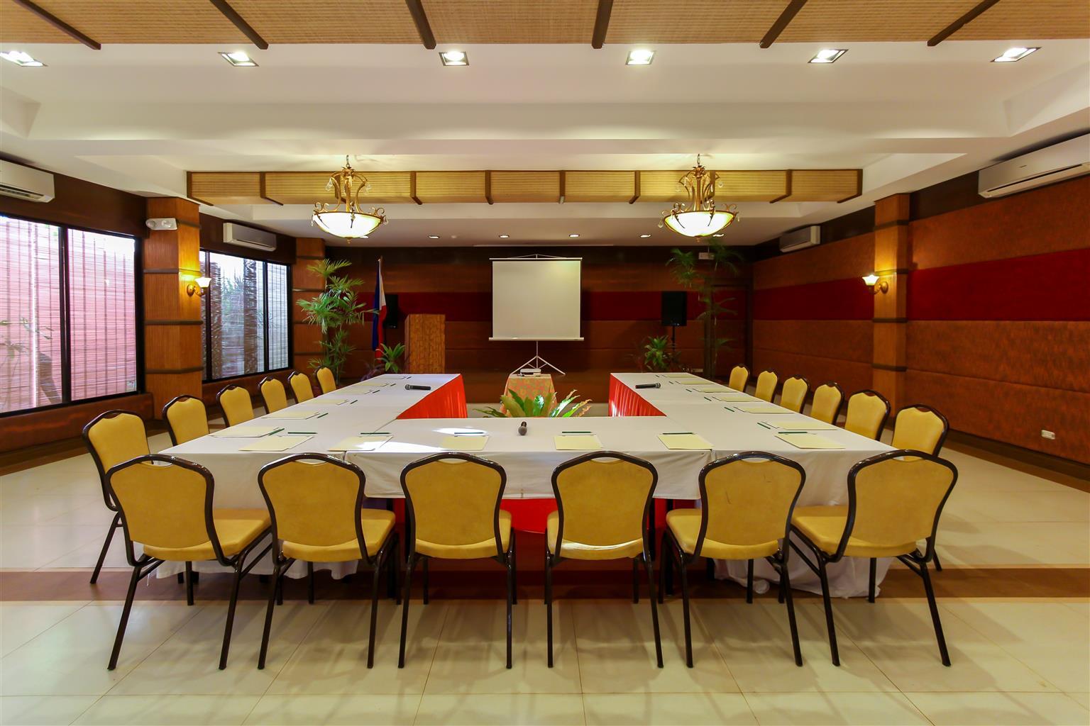 Boracay Tropics Resort 4*