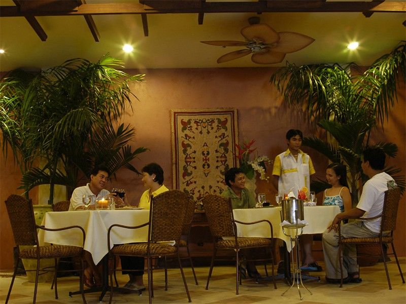 Resort Boracay Tropics 4*