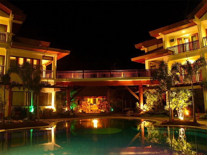 Resort Boracay Tropics 4*