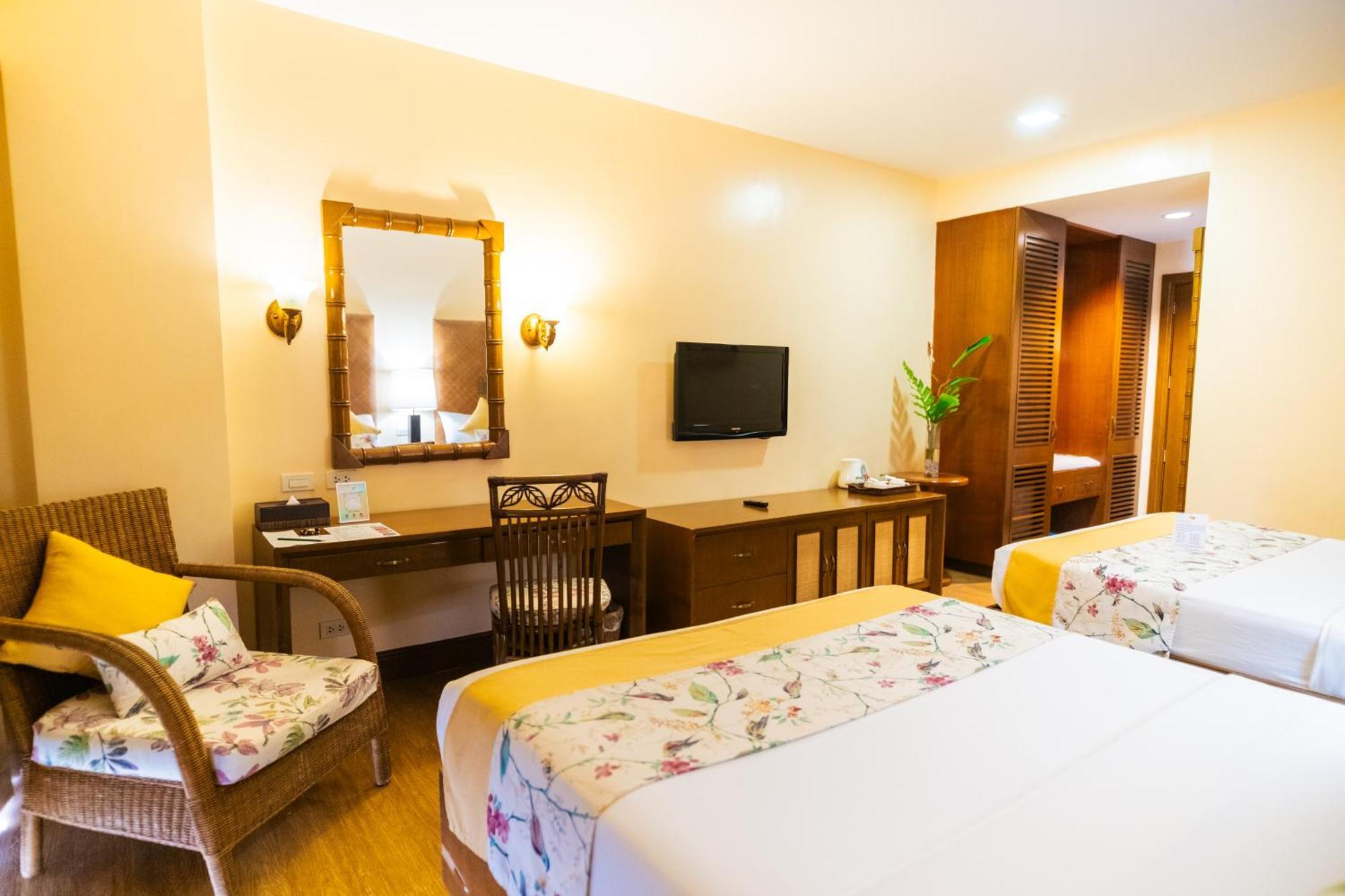 Boracay Tropics Resort