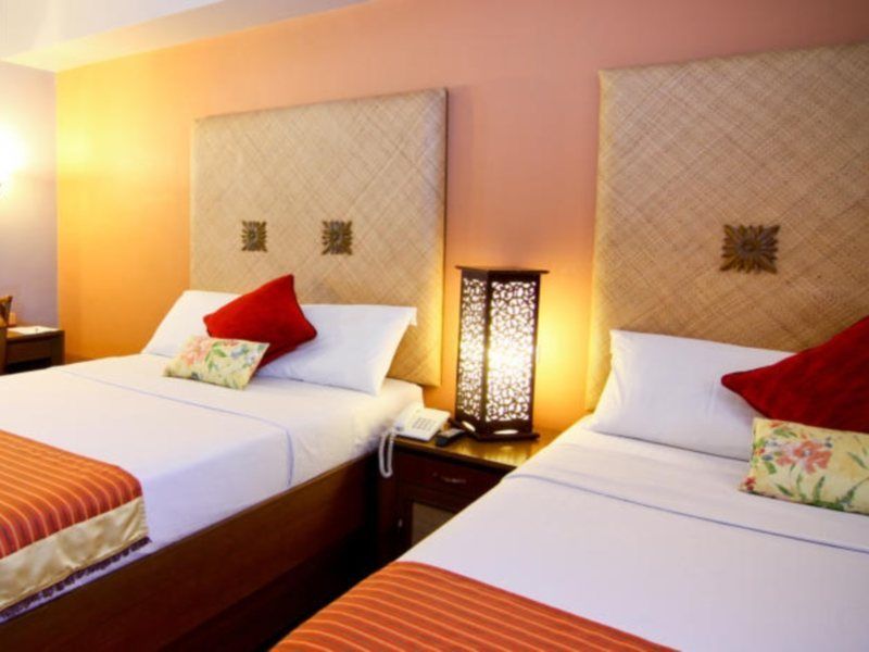 Resort Boracay Tropics 4*